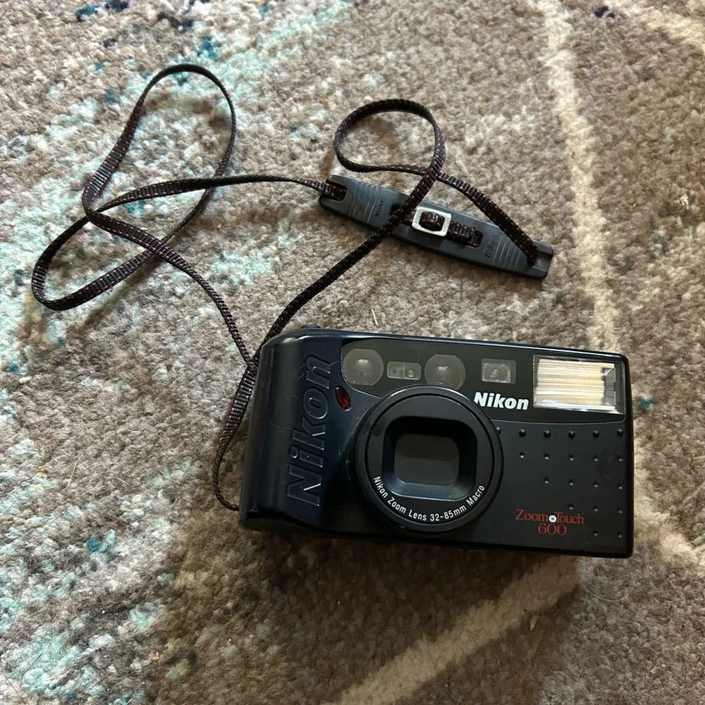 Nikon Zoom Touch 600 Film Camera